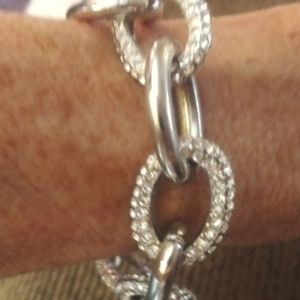 💎 cute silver toggle bracelet.